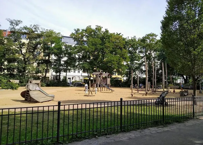 Cozy In Friedrichshain, 4 Quiet Guests Only Apartman