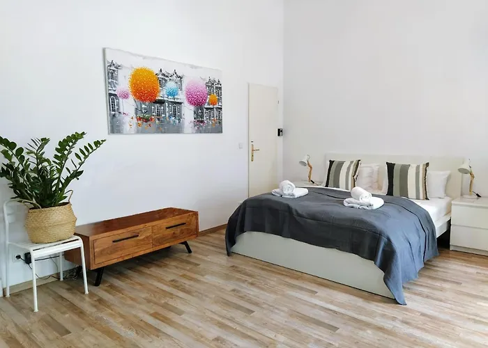 Cozy In Friedrichshain, 4 Quiet Guests Only Apartman *