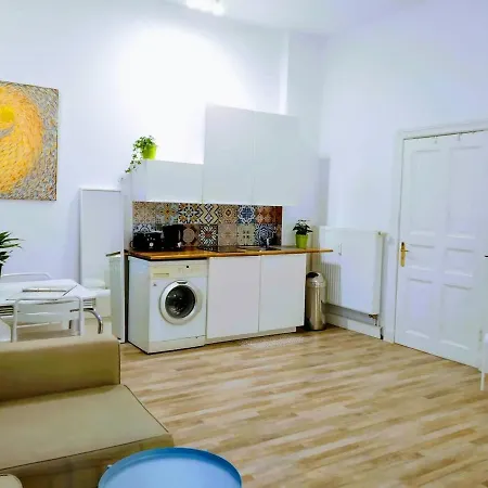 Cozy In Friedrichshain, 4 Quiet Guests Only شقة