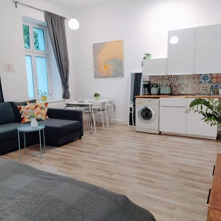 Cozy In Friedrichshain, 4 Quiet Guests Only شقة برلين